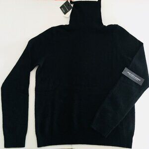 NWT. SAKS FIFTH AVENUE. 100% Cashmere Turtleneck Sweater. Kohl Black. Large